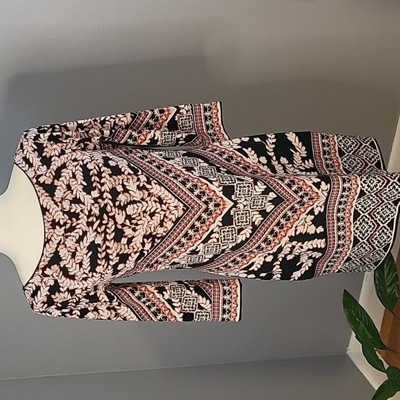 White House Black Market Black and Pink Print Stretchy V-Back Dress - Size S - Picture 1 of 11